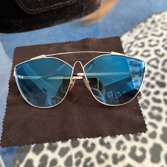 Tom Ford Sunglasses - Picture 2 of 4